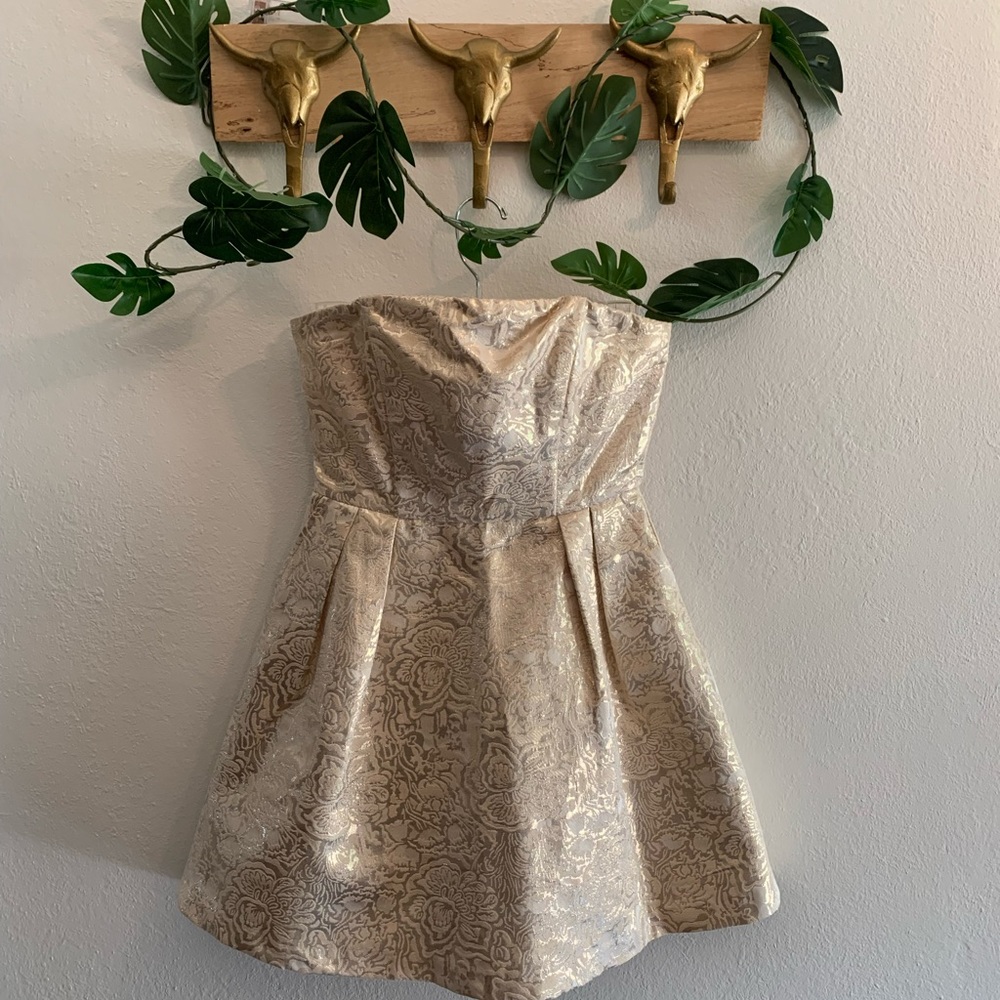 Champagne strapless dress with pockets